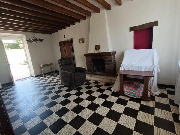 Maison en pierre avec 4 chambres, garage camping-car et jardin