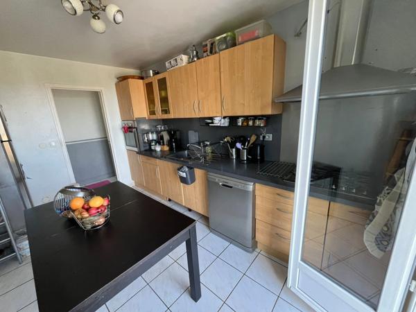 À VENDRE – MAISON FAMILIALE NON MITOYENNE – CHESSY BOURG – 4 CHAMBRES – JARDIN 518 m²