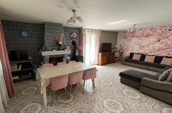 À VENDRE – MAISON FAMILIALE NON MITOYENNE – CHESSY BOURG – 4 CHAMBRES – JARDIN 518 m²