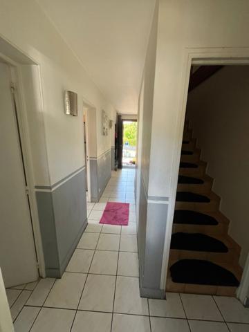 À VENDRE – MAISON FAMILIALE NON MITOYENNE – CHESSY BOURG – 4 CHAMBRES – JARDIN 518 m²