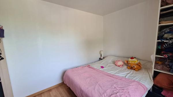 À VENDRE – MAISON FAMILIALE NON MITOYENNE – CHESSY BOURG – 4 CHAMBRES – JARDIN 518 m²