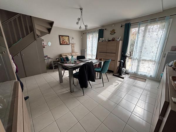 A vendre, Maison Marseille 11ème La Valentine, 80 m2 sur parcelle de 250m2. Garage