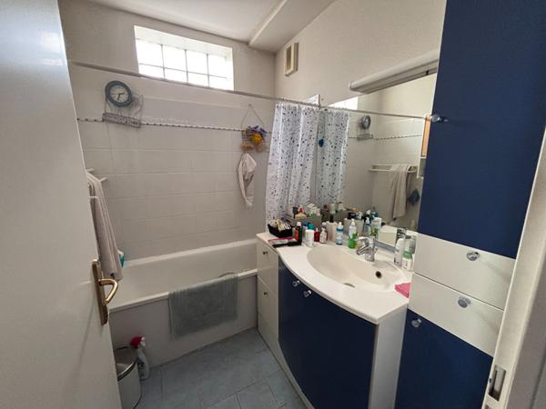 A vendre, Maison Marseille 11ème La Valentine, 80 m2 sur parcelle de 250m2. Garage