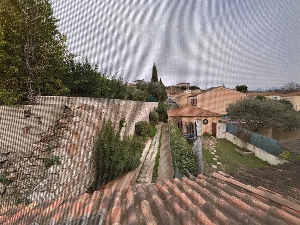 A vendre, Maison Marseille 11ème La Valentine, 80 m2 sur parcelle de 250m2. Garage