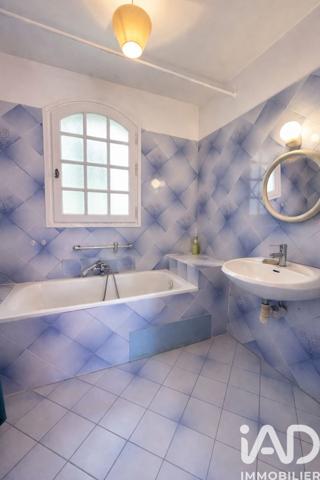 Maison à vendre 5 pièces 185 m² Le Revest-les-Eaux