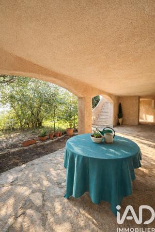 Maison à vendre 5 pièces 185 m² Le Revest-les-Eaux