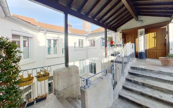 Appartement à louer    2 pièces • 45,38 m2 Lyon 2