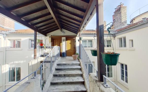 Appartement à louer    2 pièces • 45,38 m2 Lyon 2