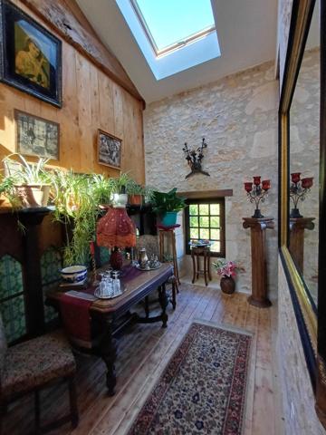PROPRIETE DE CHARME EN BORD DE RIVIERE - TERRAIN 2,4 HECTARES