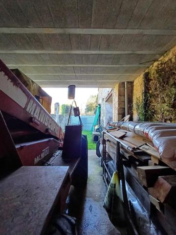 PROPRIETE DE CHARME EN BORD DE RIVIERE - TERRAIN 2,4 HECTARES
