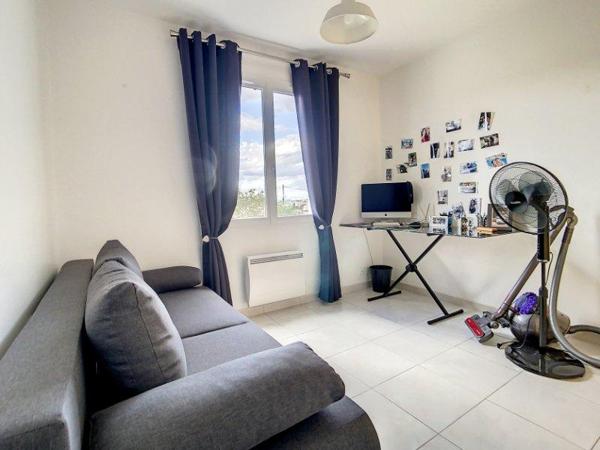 VILLA DE 165 M2  AVEC PISCINE ET POOL HOUSE