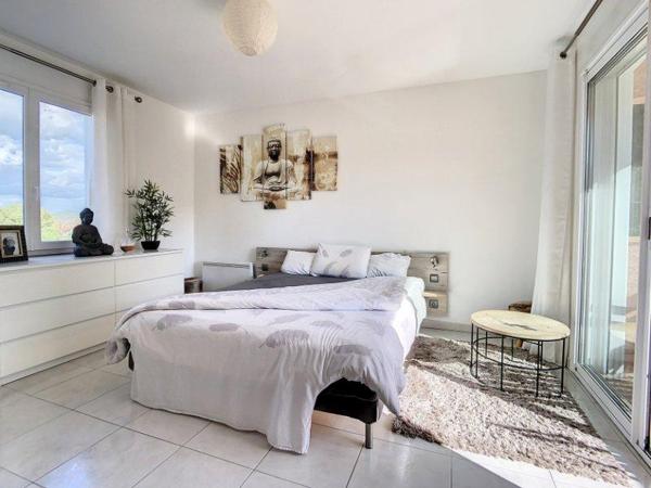 VILLA DE 165 M2  AVEC PISCINE ET POOL HOUSE