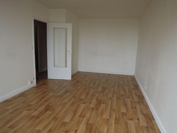 Orléans - Grand studio de 36 m² avec parking couvert
