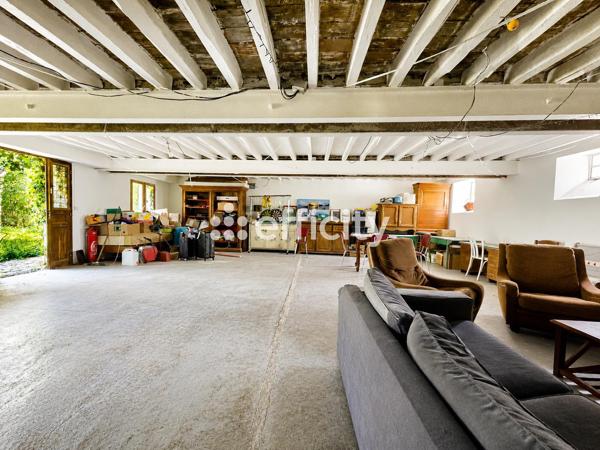 Maison
         8 pièces
        - 276 m² 499 000 € *