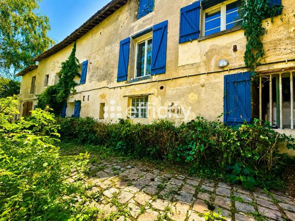 Maison
         8 pièces
        - 276 m² 499 000 € *