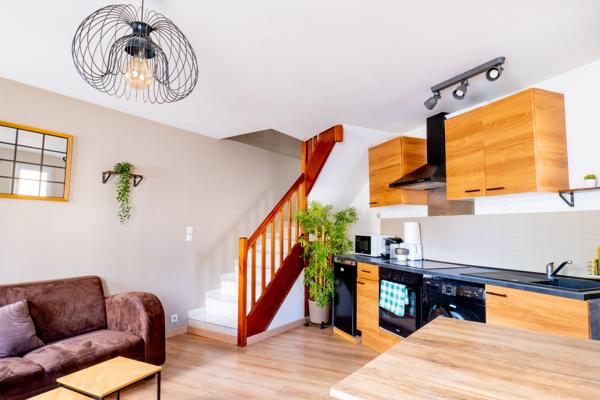 Maison
         2 pièces
        - 42 m² Exclusivité 175 000 € *