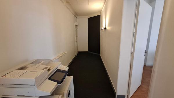 Bureaux-appartement Nantes 61.05 m2