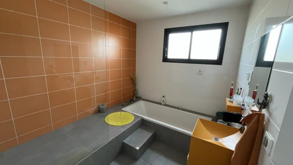 Cadaujac (33140) Villa contemporaine avec piscine