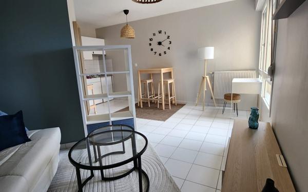 Appartement à louer    1 pièce • 22,10 m2 Saint-Genis-Laval