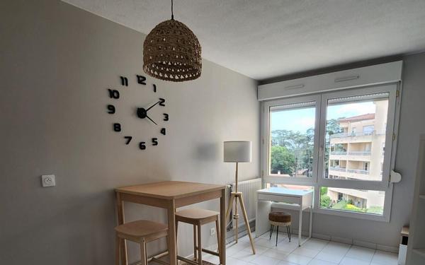 Appartement à louer    1 pièce • 22,10 m2 Saint-Genis-Laval