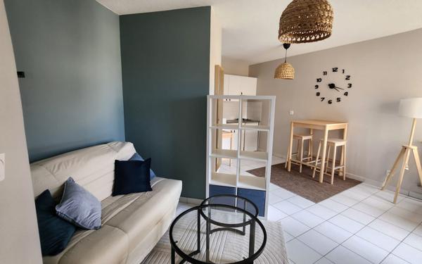 Appartement à louer    1 pièce • 22,10 m2 Saint-Genis-Laval