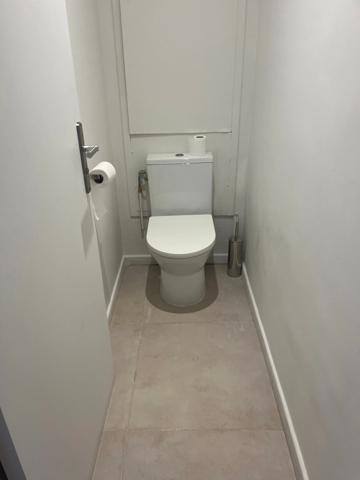 A VENDRE - Superbe appartement lumineux de 100 m2 avec balcon et cave