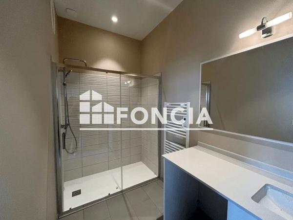 Location Appartement 2 pièces 48.79 m² - 33 RUE JEANNE D'ARC Riom 63200