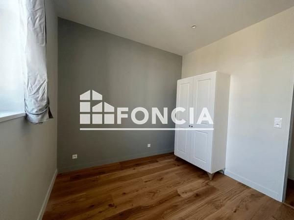 Location Appartement 2 pièces 48.79 m² - 33 RUE JEANNE D'ARC Riom 63200