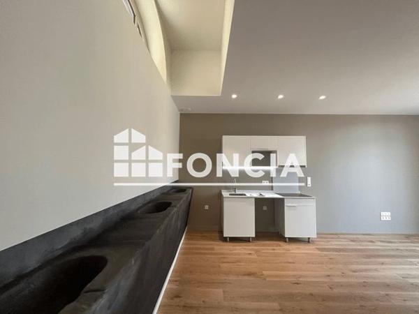 Location Appartement 2 pièces 48.79 m² - 33 RUE JEANNE D'ARC Riom 63200
