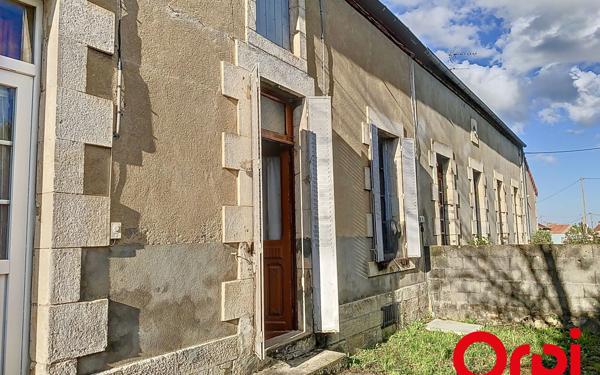 Maison à vendre    1 pièce • 50 m2 Commentry