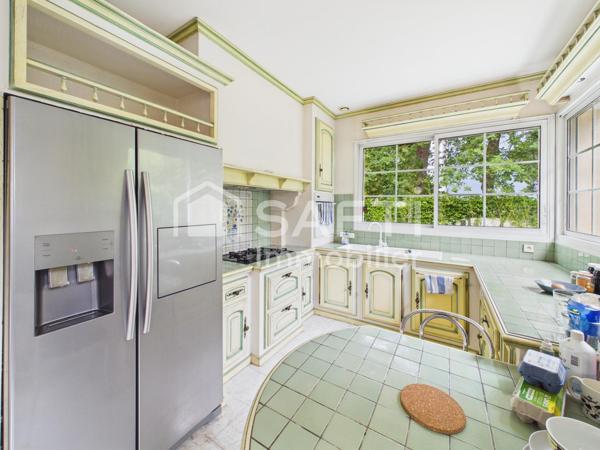 MERIGNAC - Maison lumineuse de 180 m2 avec de beaux volumes