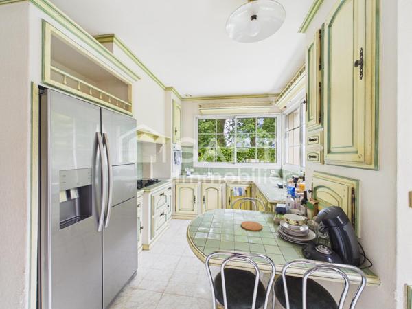 MERIGNAC - Maison lumineuse de 180 m2 avec de beaux volumes