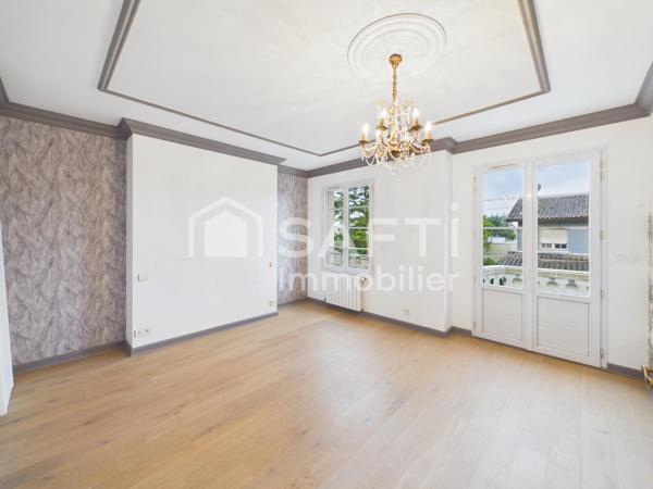 MERIGNAC - Maison lumineuse de 180 m2 avec de beaux volumes