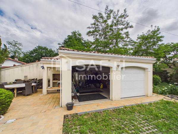 MERIGNAC - Maison lumineuse de 180 m2 avec de beaux volumes