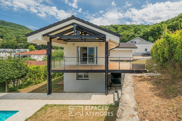 Maison contemporaine avec vue panoramique et piscine