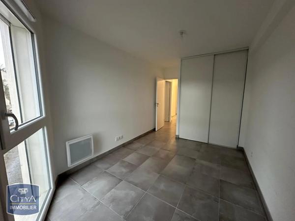 Appartement à louer 3 pièces 58.1m² Nîmes (30000)