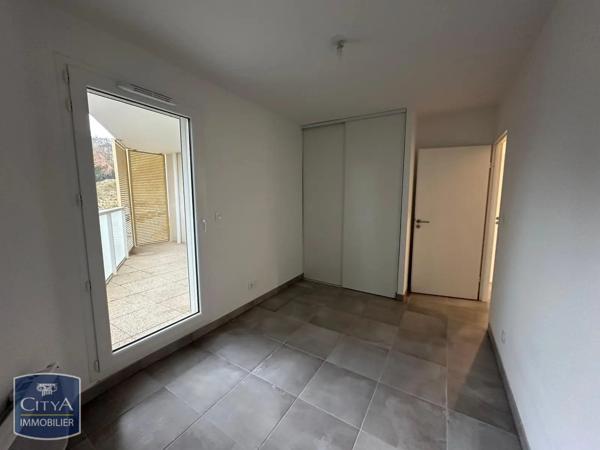 Appartement à louer 3 pièces 58.1m² Nîmes (30000)
