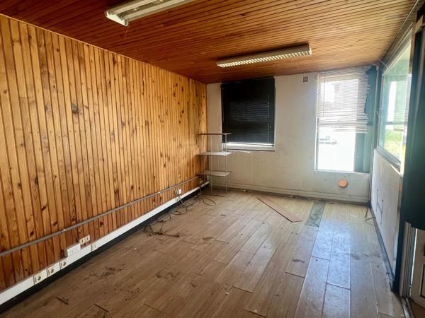 Local artisanal 190m2 au sol en coeur de ville