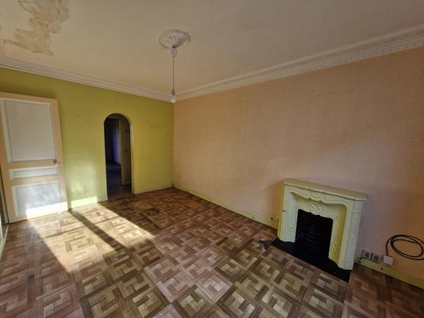 Centre SAINT-DENIS - T3 Beau Potentiel à rénover