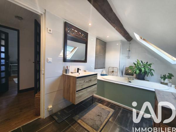 Maison à vendre 8 pièces 136 m² Le Mesnil-Saint-Denis