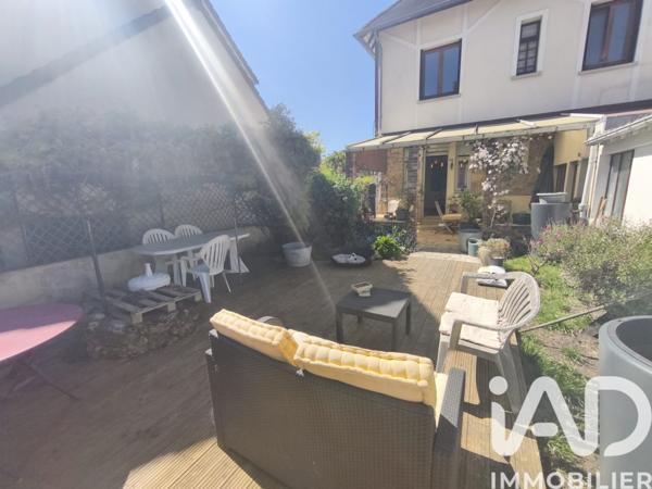 Maison à vendre 8 pièces 136 m² Le Mesnil-Saint-Denis