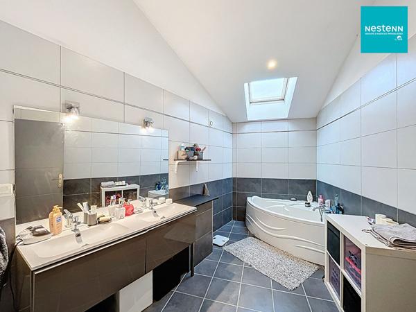 GRANGE RÉNOVÉE AVEC CHARME & MODERNITÉ - 150 m² habitables - 3 chambres - Patio