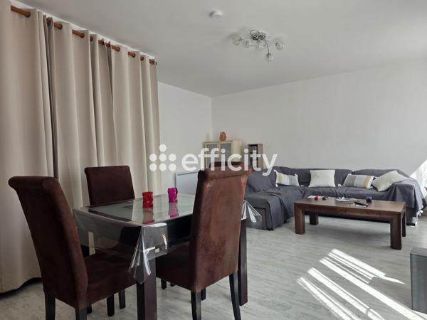 Maison
         4 pièces
        - 80 m²