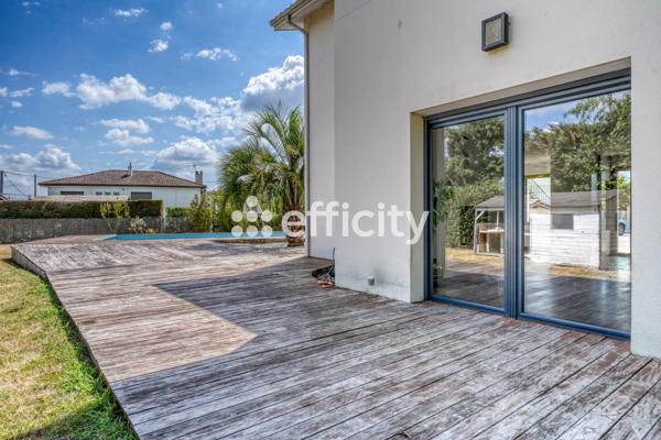 Maison
         7 pièces
        - 149 m² Bien prestige 529 000 € *