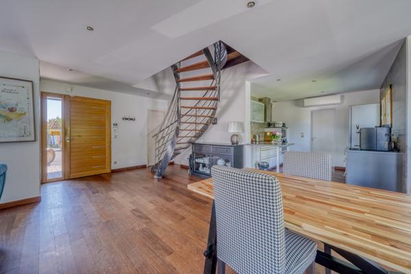 Maison
         7 pièces
        - 149 m² Bien prestige