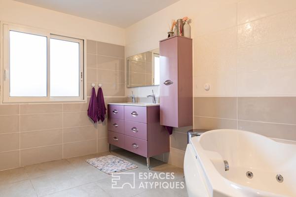 Maison Contemporaine avec Toit-Terrasse et piscine à Montauban