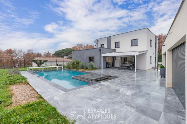 Maison Contemporaine avec Toit-Terrasse et piscine à Montauban