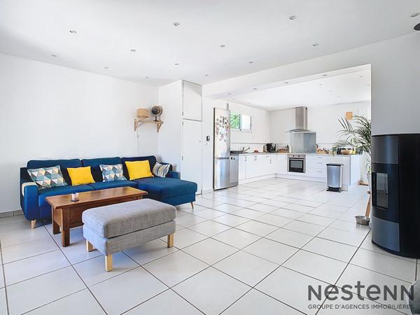 Haut de villa traversant T4 91 m² entièrement rénové ? Double terrasse avec vues magnifiques, piscine privative et stationnement