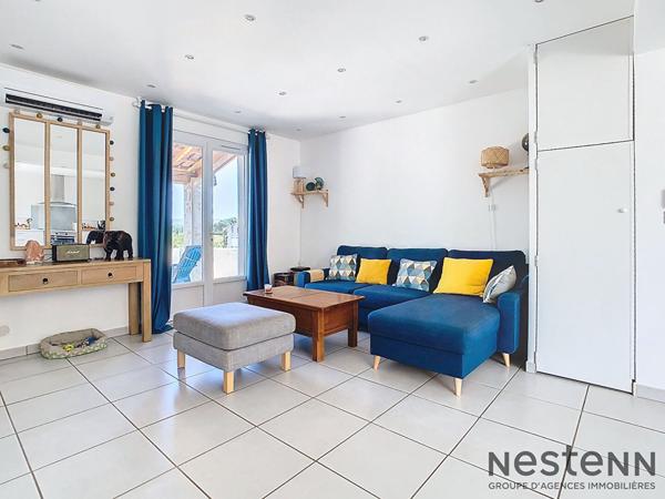 Haut de villa traversant T4 91 m² entièrement rénové ? Double terrasse avec vues magnifiques, piscine privative et stationnement