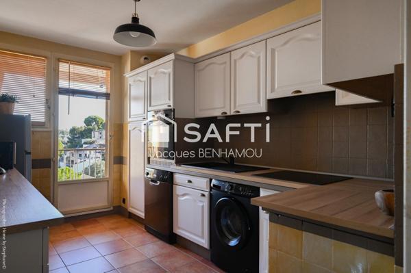 T3/4 + cave + place de parking + balcon